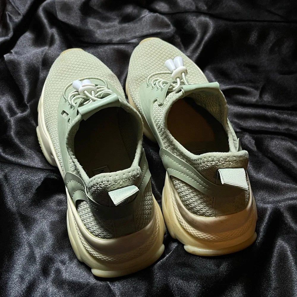 Steve Madden Sneakers size 8 - Picture 3 of 3